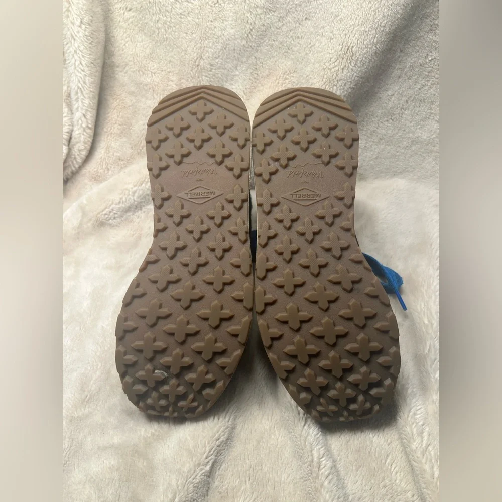 Merrell Women's Ashford Classic Chukka boots Size 9